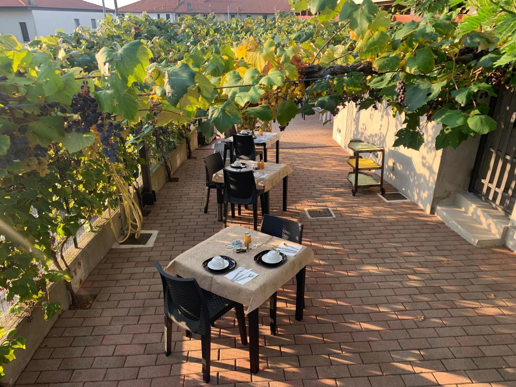 Villa Guardia Bed & Breakfast Indi Thelar المظهر الخارجي الصورة